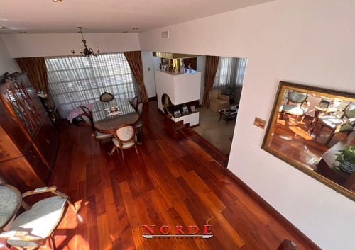 Venta Casa 5 Ambientes Barrio Naon Mataderos