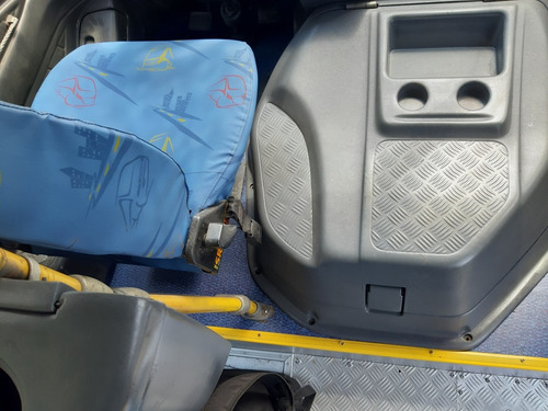 Imagem 13 de 14 de Volare V8 C/38 Lugar Escolar 38 LG Ônibus