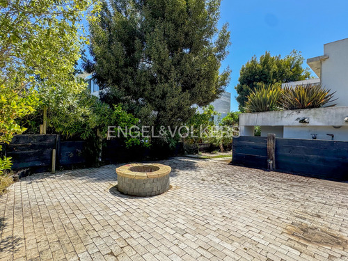 Gran Casa De 5 Dormitorios En Marbella