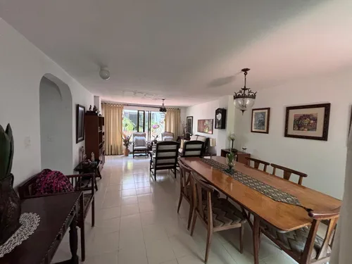 Casa En Venta En La Castellana. Cod V16608
