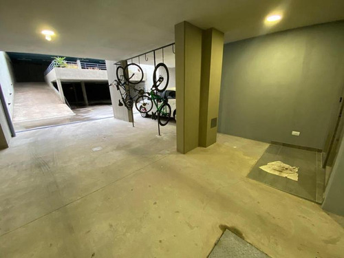 Venta- A Estrenar- Monoambiente Divisible De 43 M2- Piscina- Laundry -macrocentro-medicina