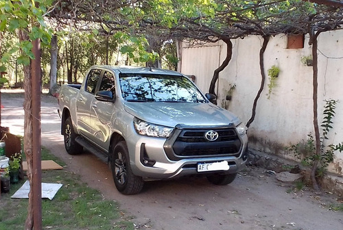 Imagen 7 de 15 de Toyota Hilux 2022 2.4 Cd Sr 150cv 4x2