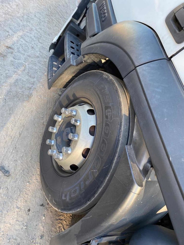 Imagem 5 de 8 de Caminhão Iveco Stralis 380