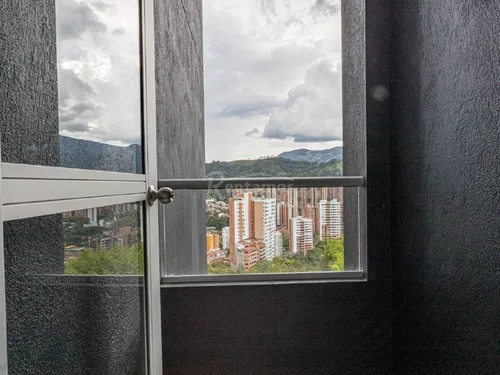 Apartamento En Venta En Loma Linda. Cod V776051