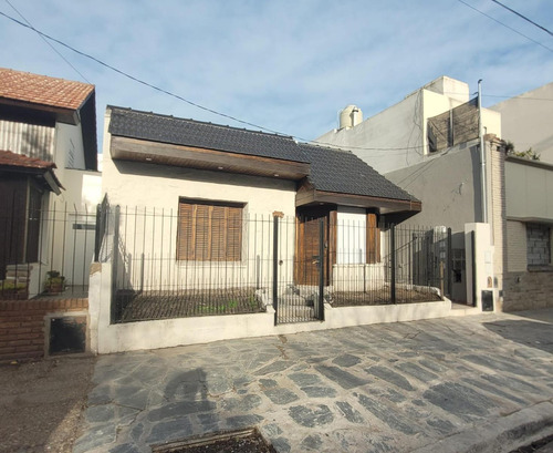 Casa En Castelli Y España