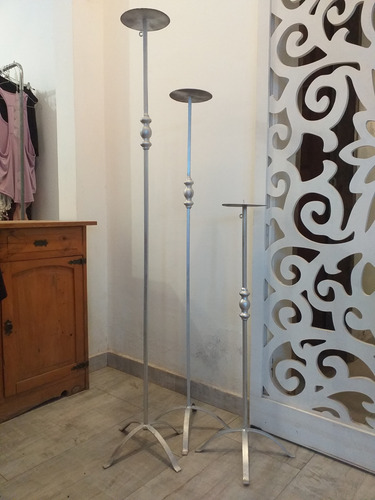 Candelabros De Piso En Hierro, 3 Medidas Alto (Usado)