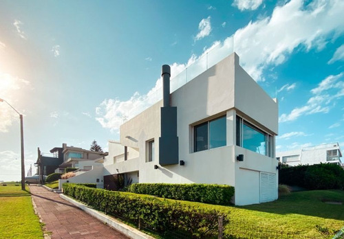 Venta De Casa 2 Dormitorios En Península, Punta Del Este