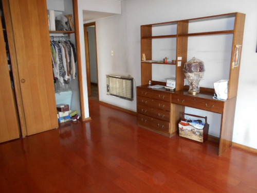 Carlos Antunez, Amplio Departamento 4 Dormitorios 3 Baños
