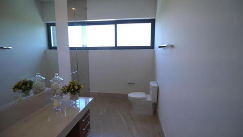 Residencia Con Acabados De Lujo En San Patricio