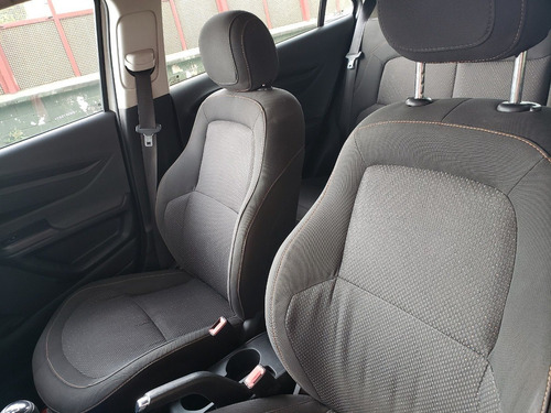 Imagem 12 de 15 de Chevrolet Onix Lt 1.4 Flex 2014