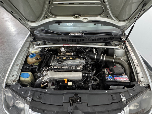 Volkswagen Bora 1.8 Highline T 180cv Cuero
