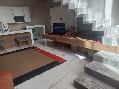 Linda Casa Com Piscina E Spa