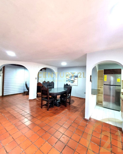 Imagen 5 de 10 de Townhouse En Alquiler En Cr Aguamarina, Lecheria. Anzoategui.