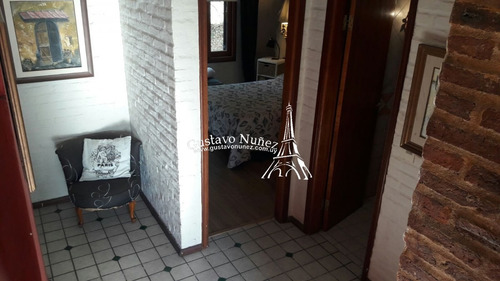 Casa En Piriã¡polis, 3 Dormitorios *- Ref: 2884