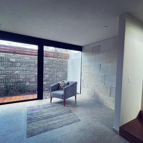 Se Vende Casa En El Refugio, Domótica, Estudio O 4ta Recamra En Pb, 3.5 Baños,.