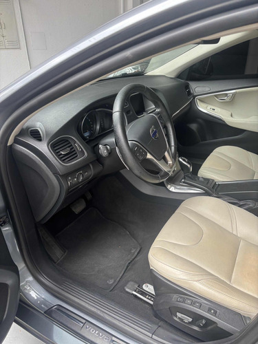 Volvo V40 2.0 T4 Momentum Drive-e 5p
