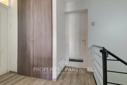 Duplex En Luis Thayer Ojeda, Metro Tobalaba, Provi...