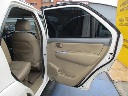 Toyota Fortuner Sr5 4x4 2700cc At Aa