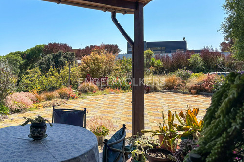 Venta Linda Y Cálida Casa En Condomimo Maitencillo