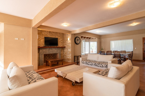 Imagen 2 de 14 de Excelente Casa De 5 Ambientes En Alquiler- Mar De Ostende-