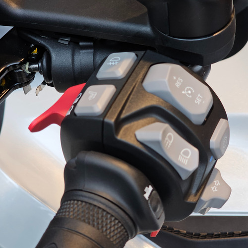 Triumph Tiger 1200 Rally Explorer, No Multistrada V4s Radar