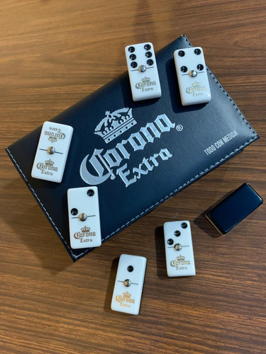 Domino Corona Extra Blanco Y Negro En Estuche