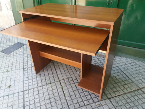 Escritorio De Melamina Marrón Claro (Usado)