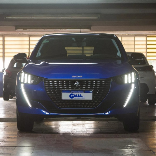 Imagen 2 de 15 de Nuevo Peugeot 208 Feline Triptonic | 0km 2023