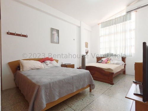 Casa Quinta En Venta En Santa Elena Barquisimeto 24-10415 Dh