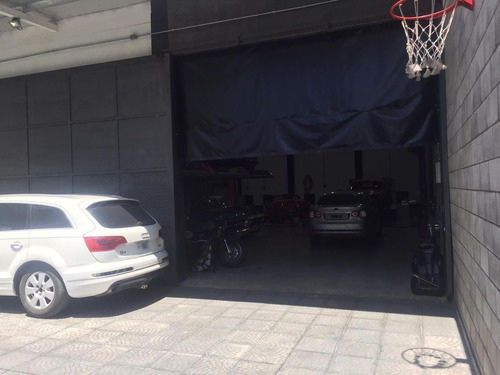 Imagen 5 de 30 de Depósito Con Oficinas Y Ph Para Coleccionistas De Autos