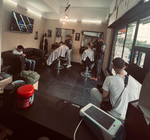 Vendo Fondo De Comercio Barberia / Peluquería Unisex