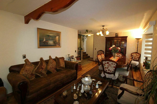 Imagen 1 de 24 de Impecable Casa En Sector Alcántara