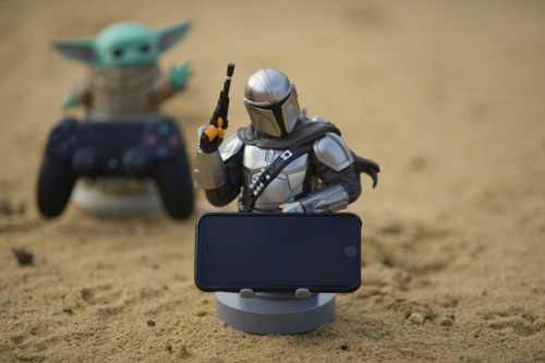 Soporte Para Celular Y Control Gaming The Mandalorian