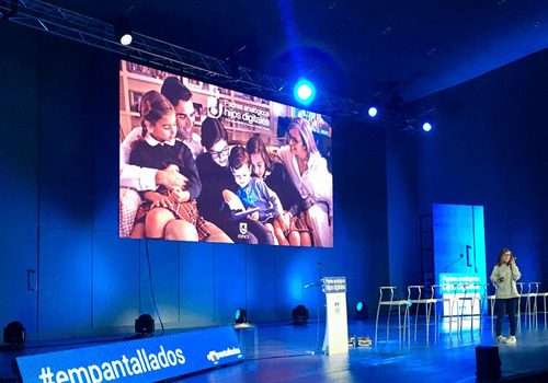 Imagen 2 de 10 de Pantalla Led Para Eventos Banner Led P2.5 Alquiler De Tv 65