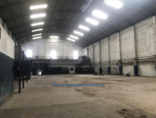 Imagen 2 de 12 de Venta Local Industrial Con Renta Galpon Deposito Garaje Cw180812