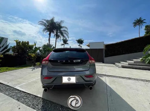 Volvo V40 2.0 T4 Drive-e R-design