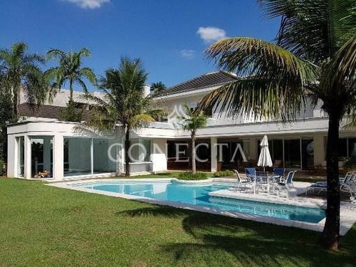 Imagem 1 de 27 de Tamboré 03 | Casa Alto Padrão | Venda | Fino Acabamento | Imenso Quintal Gramado - Cnc1282