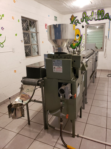 Maquina Tortilladora Celorio 100/ks Y Revolvedora