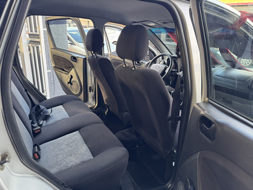 Ford Fiesta 1.6 MPI SEDAN 8V FLEX 4P MANUAL