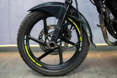 Bajaj Pulsar 180 Fi Neon 2023