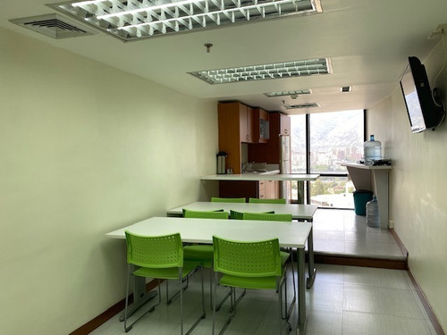 Imagen 22 de 30 de Oficina En Venta En Cc Macaracuay Plaza Remodelada Con Vista Al Avila
