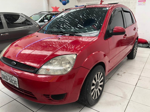 Imagem 2 de 7 de Ford Fiesta 1.0 2004
