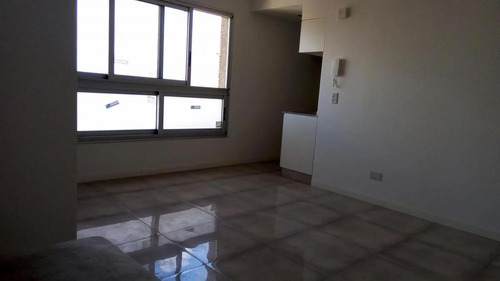 Departamento Monoambiente En Venta - 1 Baño - 27mts2 - Cochera - Parque Patricios  