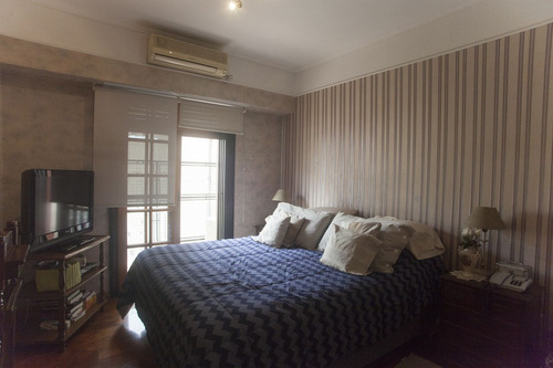 Venta De Casa 6 Amb C/jardín Pileta, 2 Cocheras En Caballito