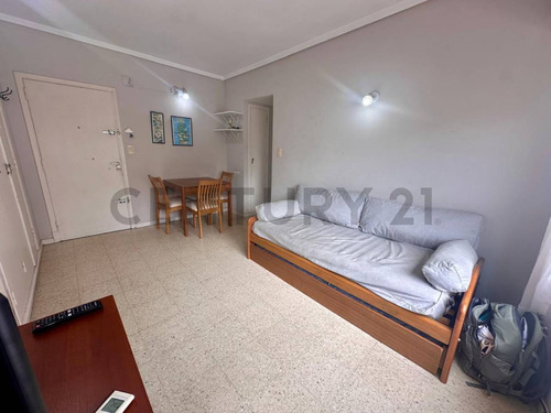 Venta De Departamento 2 Ambientes En Güemes, Mar Del Plata