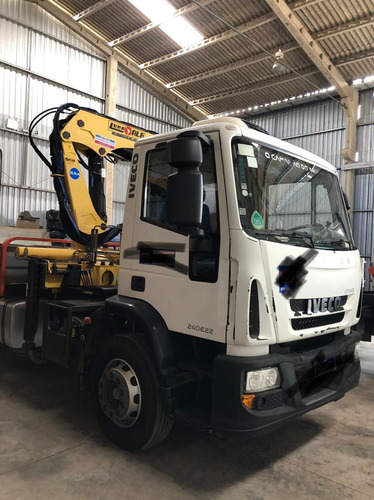 Imagem 3 de 5 de Iveco Tector 240e22 6x2 Com Guindauto Luna 20,5t.