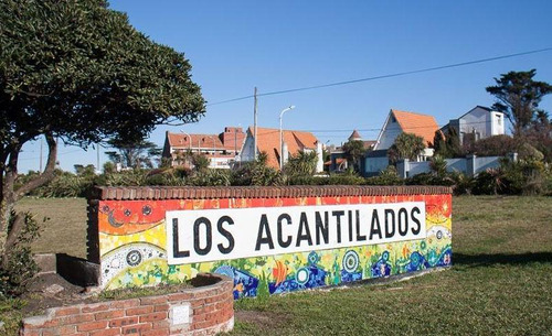 Terreno En Barrio Los  Acantilados 