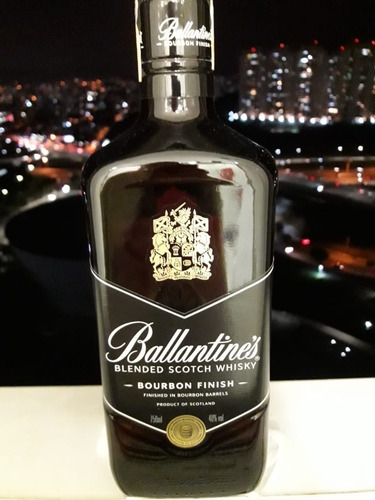 Whisky Ballantine's Bourbon Blended Scotch 750ml