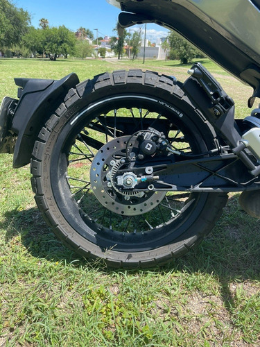 Imagen 10 de 17 de Husqvarna Svartpilen