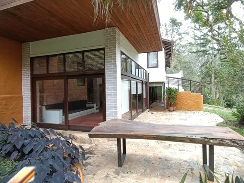 Casa En Arriendo Ubicada En Rionegro Sector Llanogrande (16007).